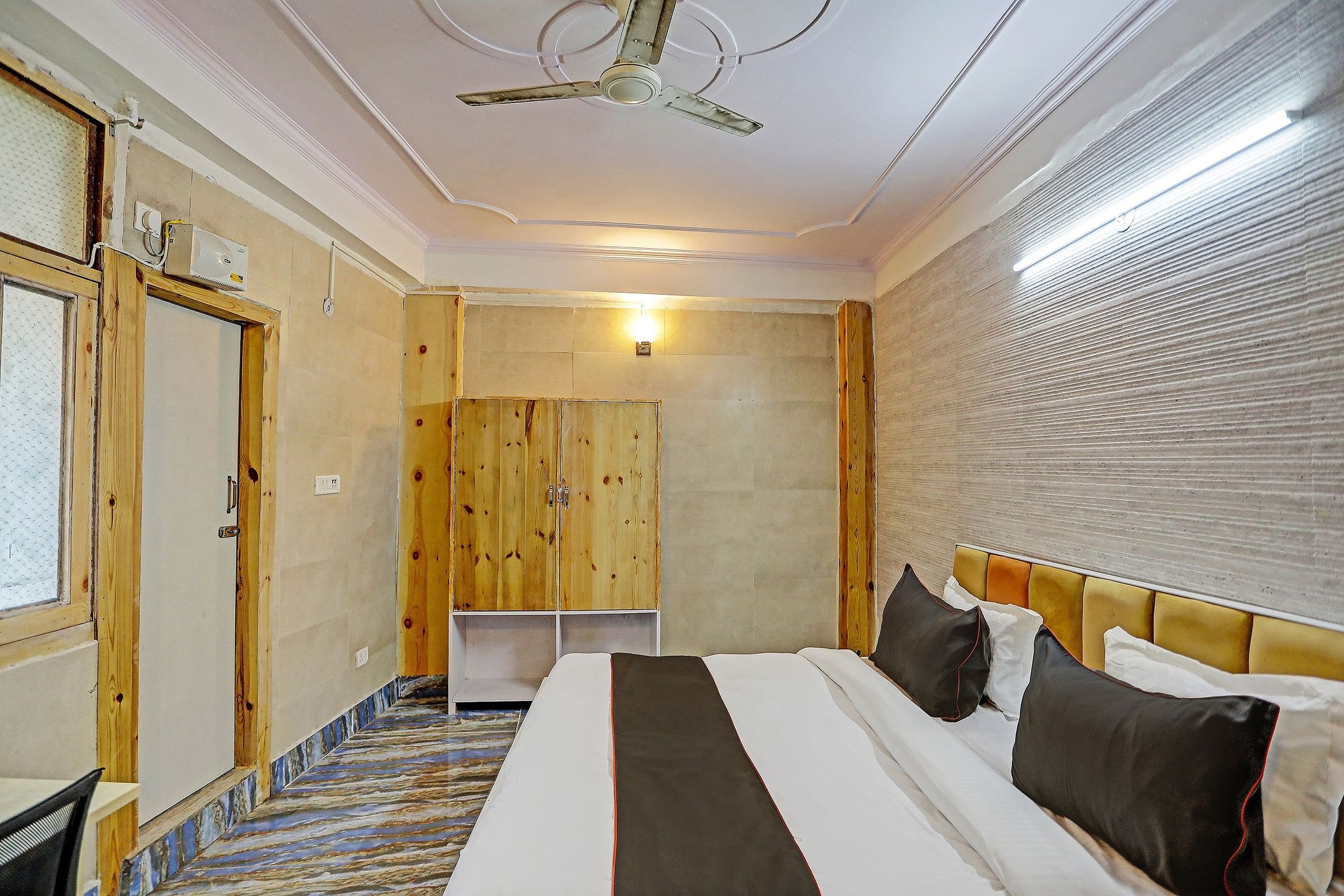 Super Collection O Umen Hotel Sector 66 Noida  Nearby Aadarsh Pariksha Kendra Classic 10