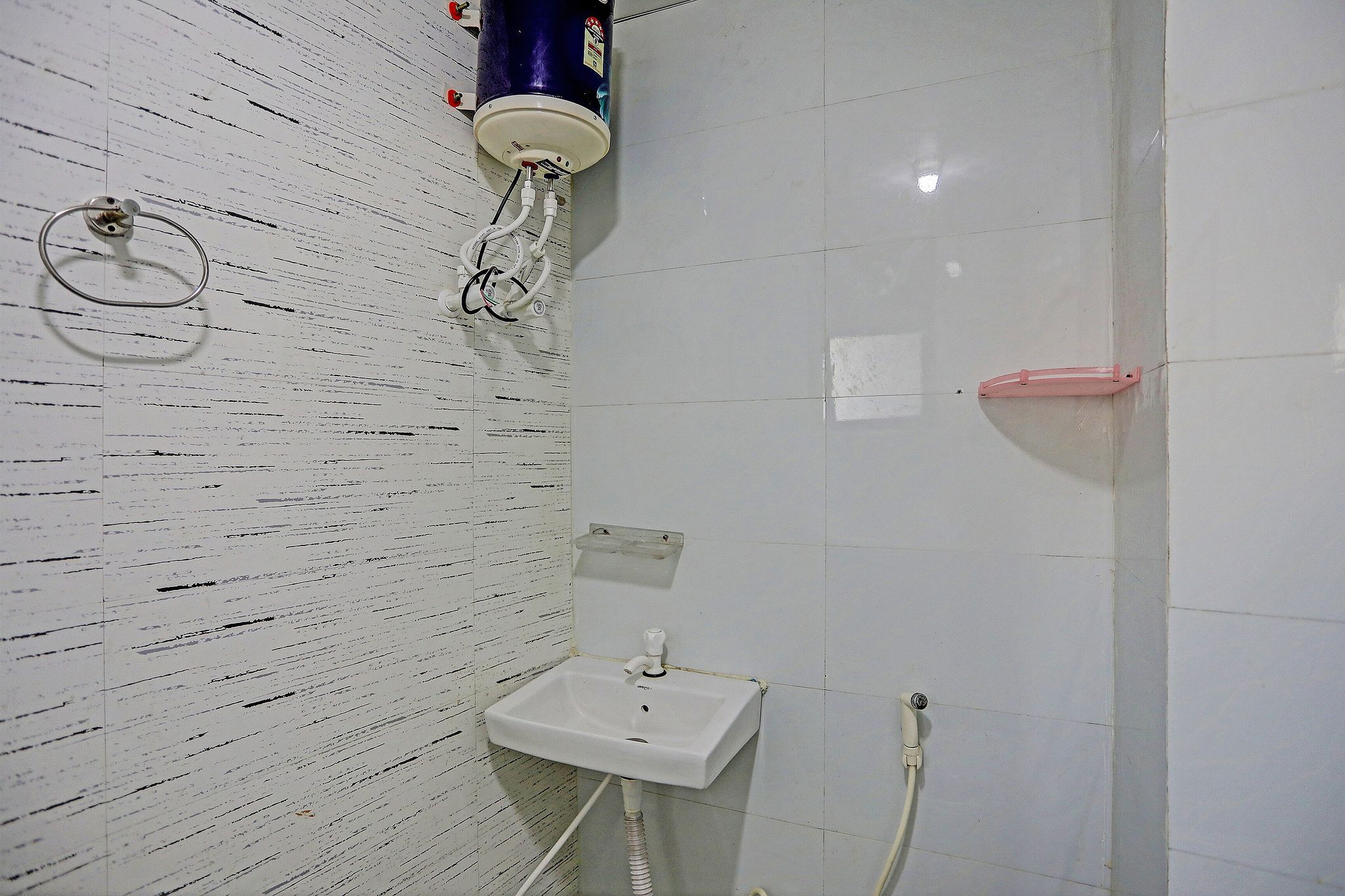 Super Collection O Umen Hotel Sector 66 Noida  Nearby Aadarsh Pariksha Kendra Classic 18