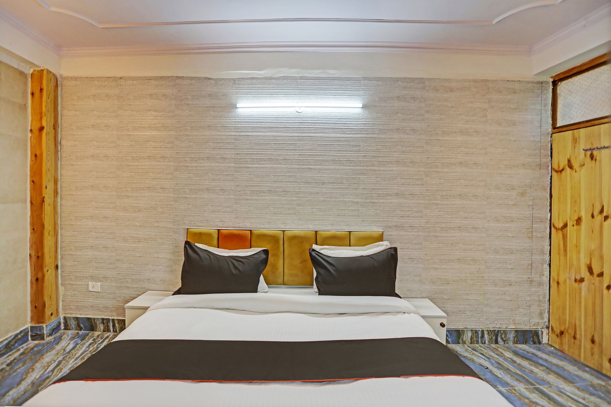 Super Collection O Umen Hotel Sector 66 Noida  Nearby Aadarsh Pariksha Kendra Classic 15