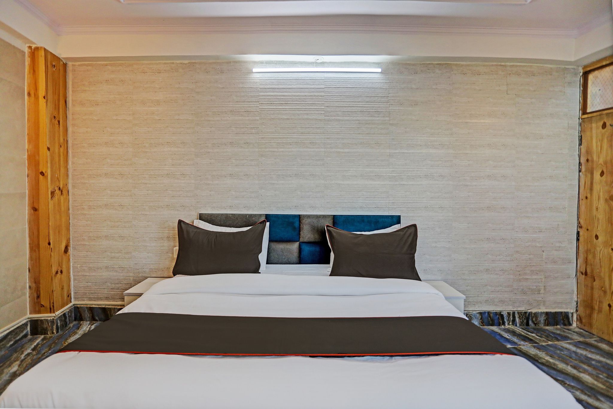 Super Collection O Umen Hotel Sector 66 Noida  Nearby Aadarsh Pariksha Kendra Classic 16