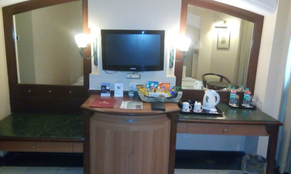  Lords Inn Vadodara Deluxe Twin Room 3