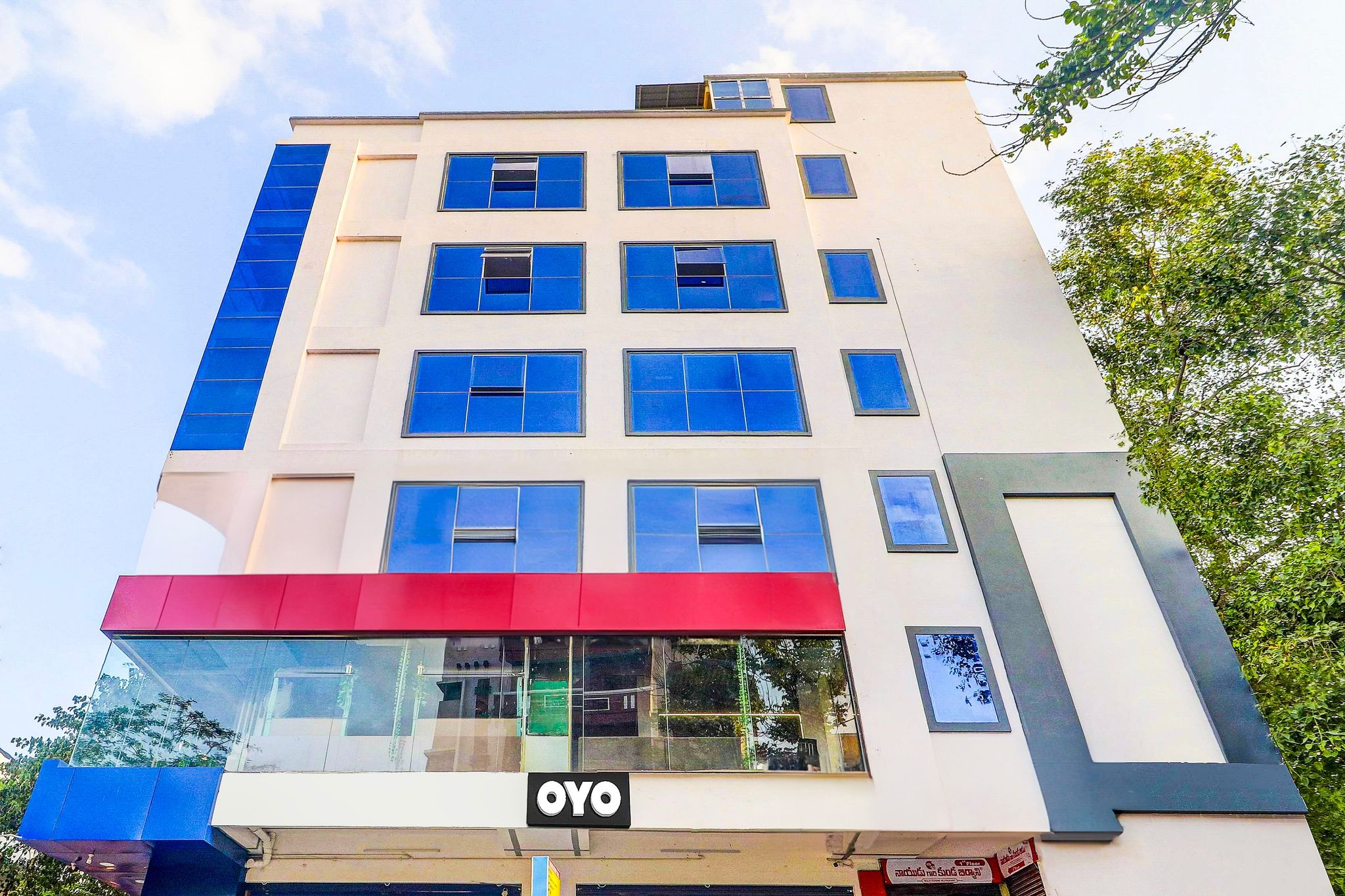 Super Townhouse SR Nagar Near RCC Premier