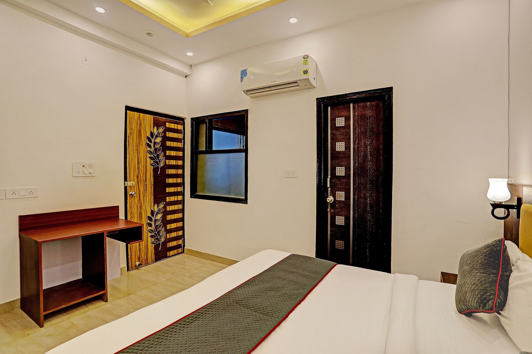 Super Collection O Sector 55 Noida Near Noida Stadium Classic 12