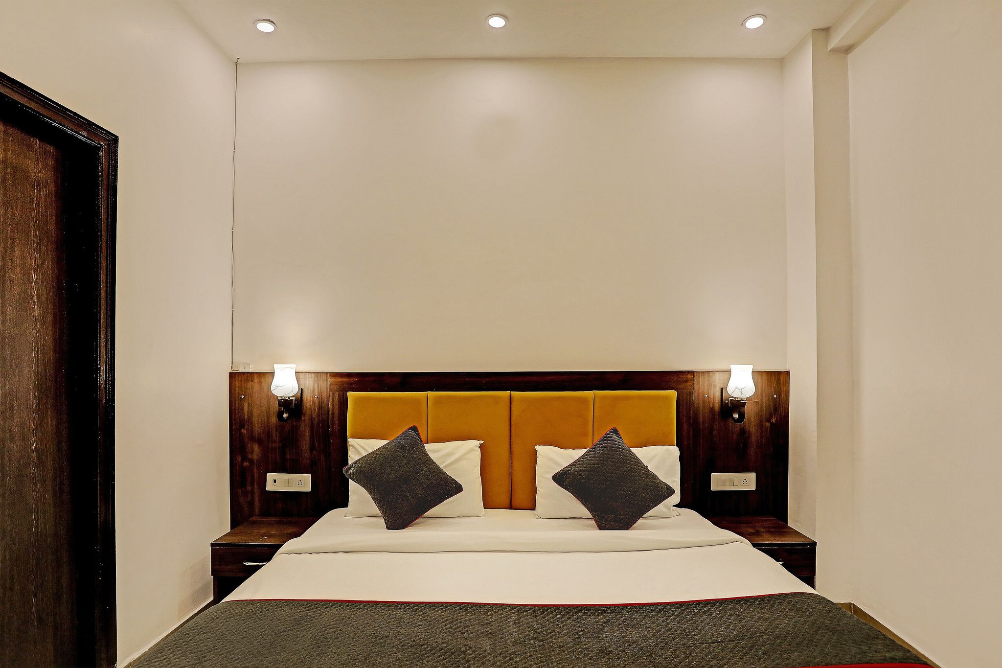 Super Collection O Sector 55 Noida Near Noida Stadium Classic 6