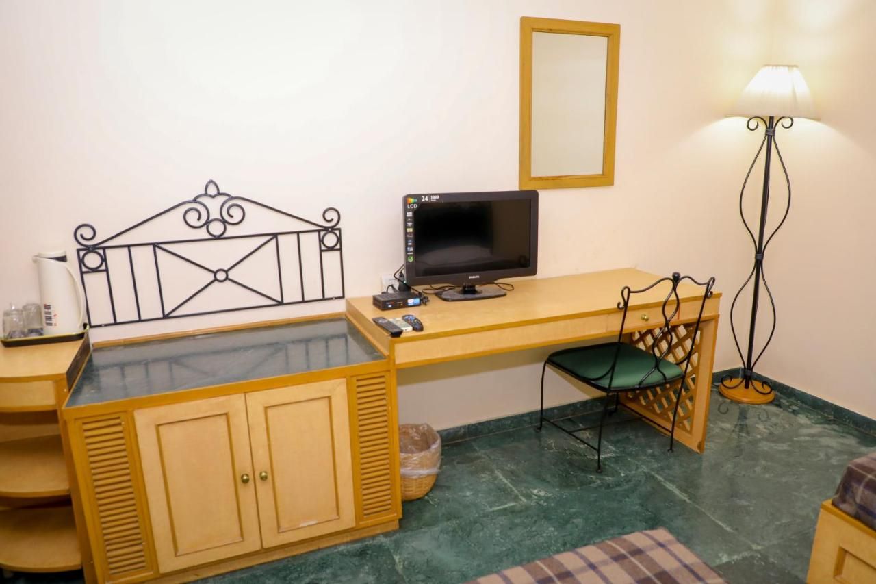 Hotel Airport, Vadodara Economy Room 5