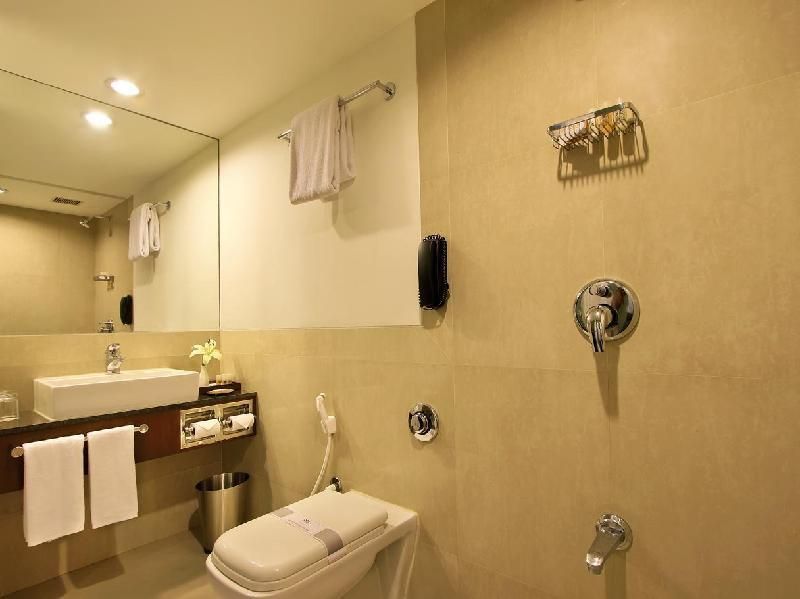 Hotel Express Residency Vadodara Deluxe Room 5
