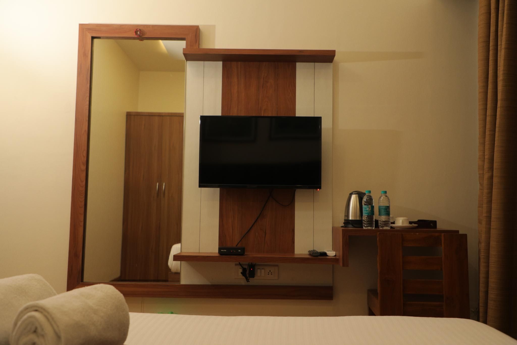 Economy Room