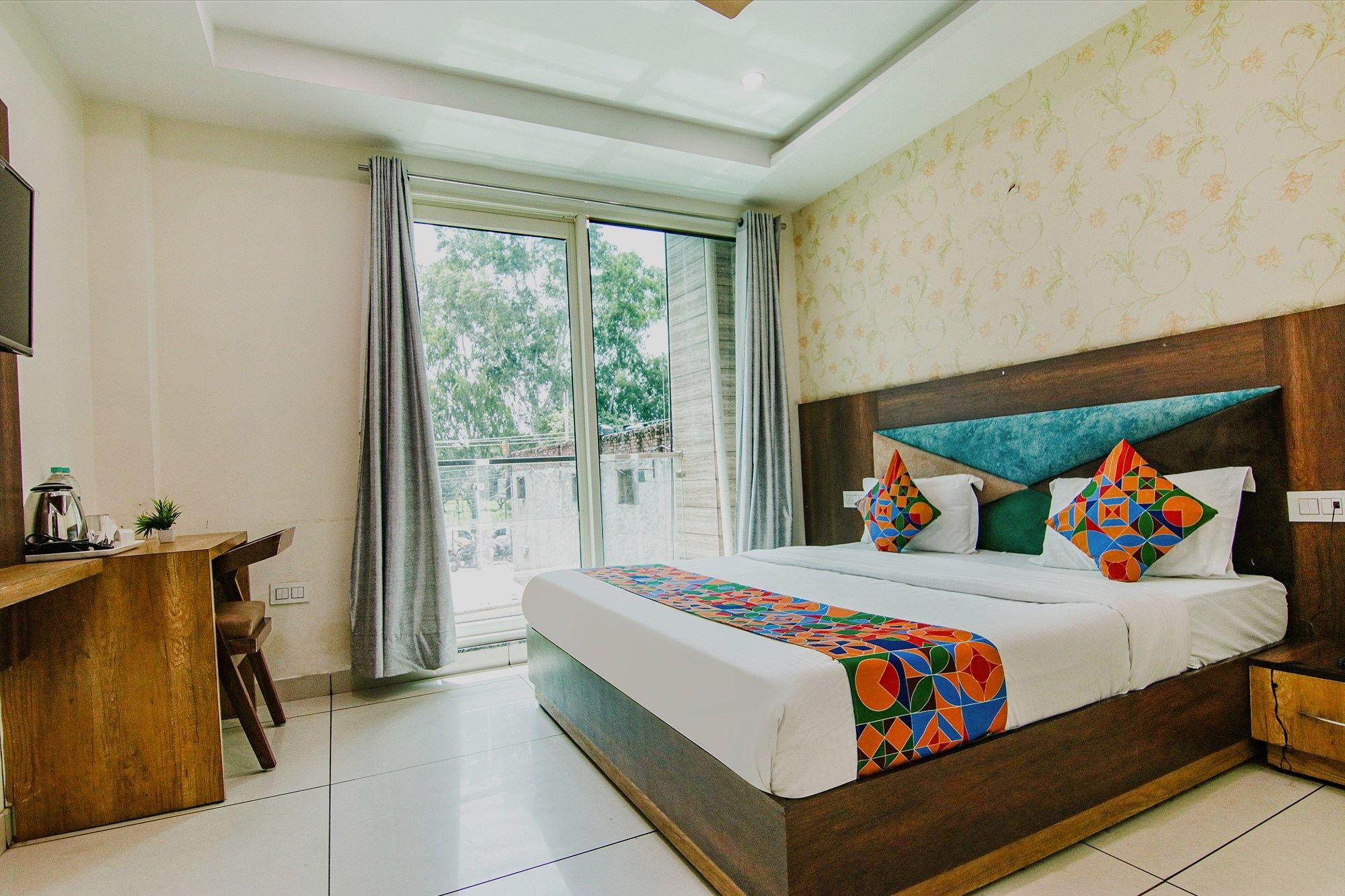 FabHotel Lime Wood Deluxe Room 7