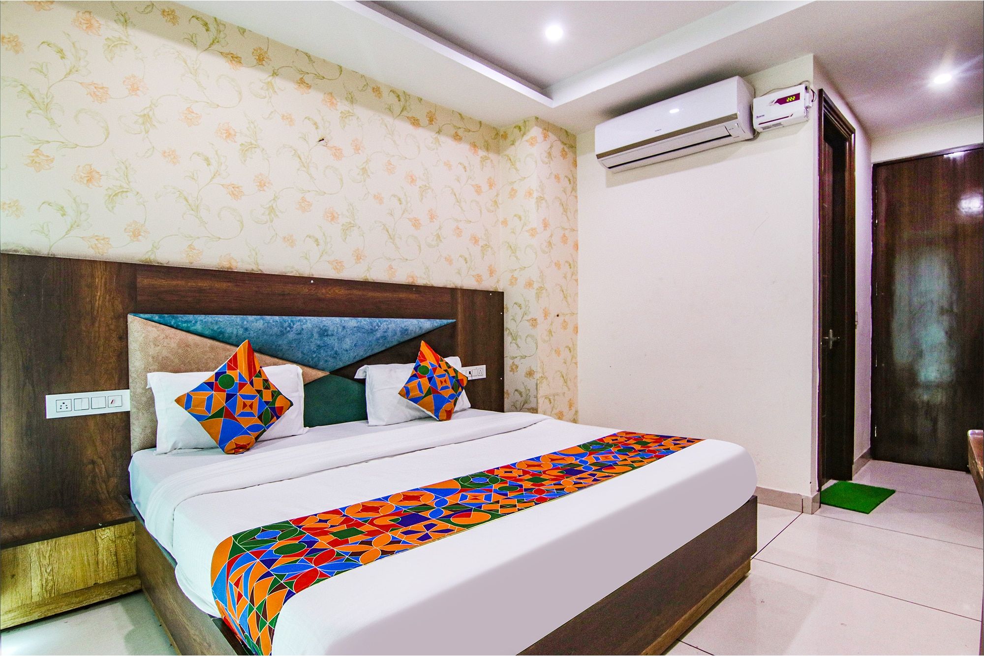 FabHotel Lime Wood Deluxe Room 5