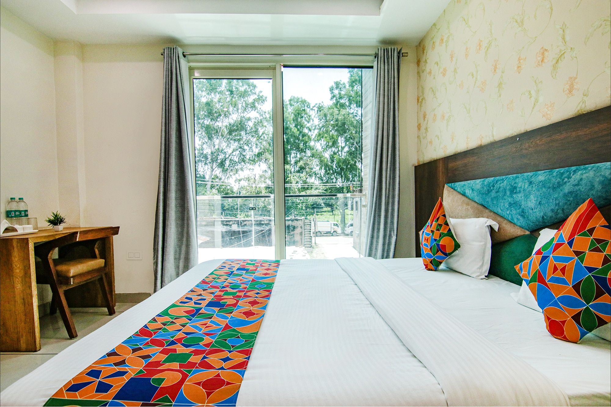 FabHotel Lime Wood Deluxe Room 6