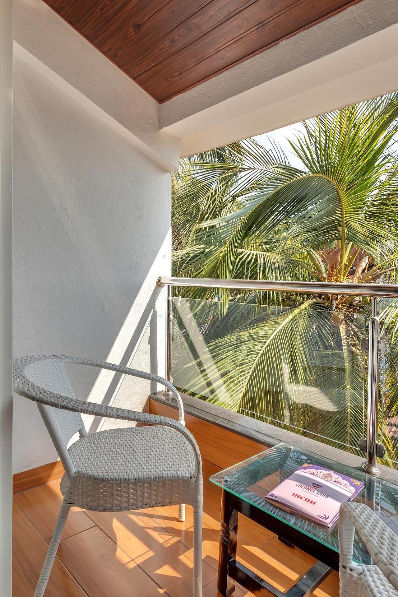 La Baga Beach Hotel Deluxe Room 10