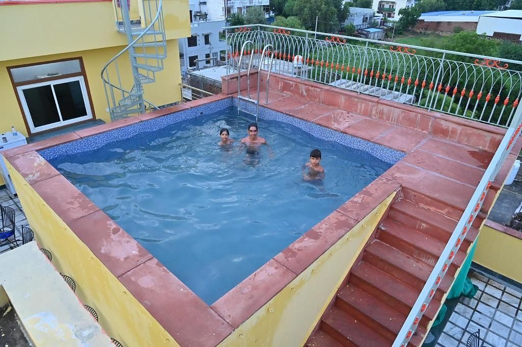 Swimming pool