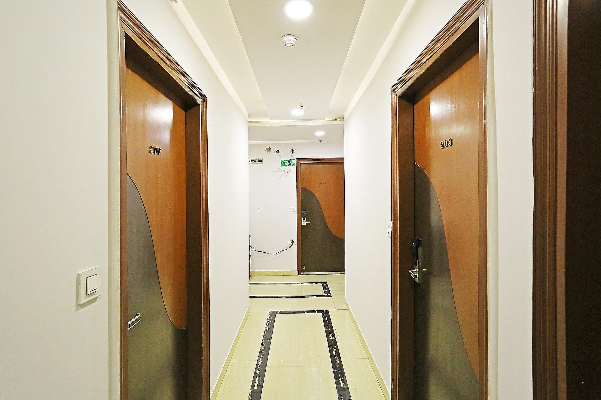 Side Image 1