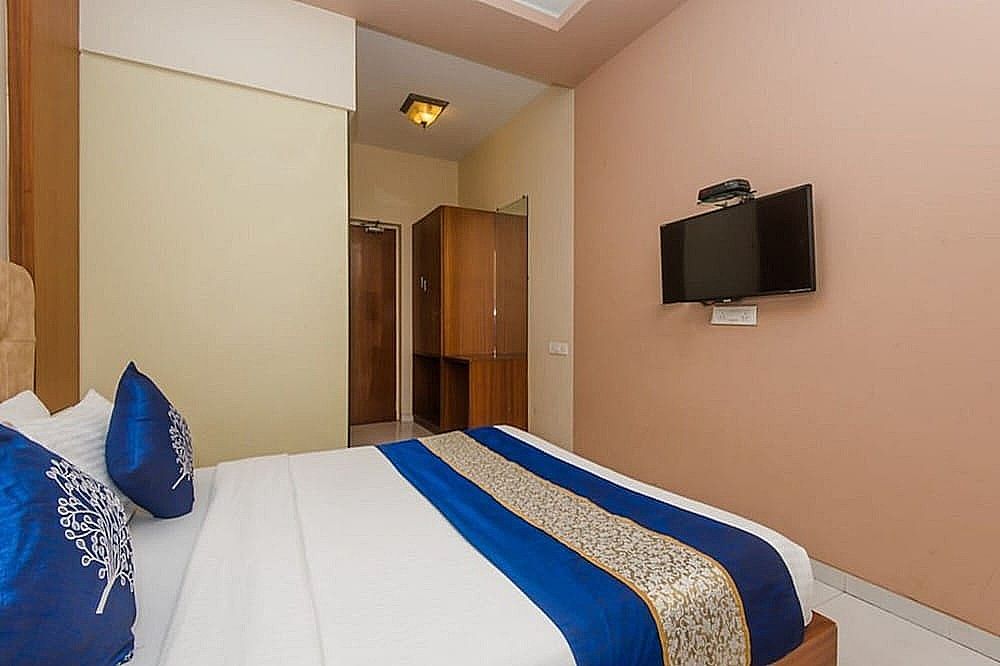 FabHotel Seven Hills Deluxe Room 14