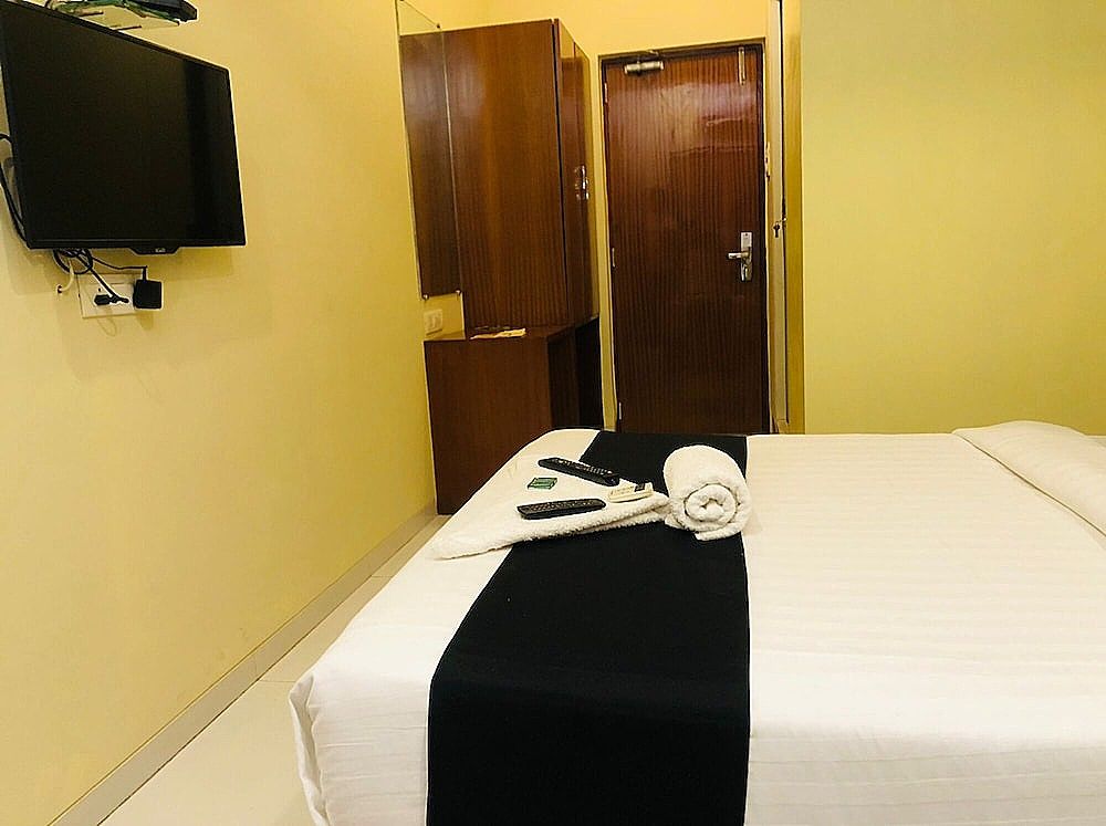 FabHotel Seven Hills Deluxe Room 10