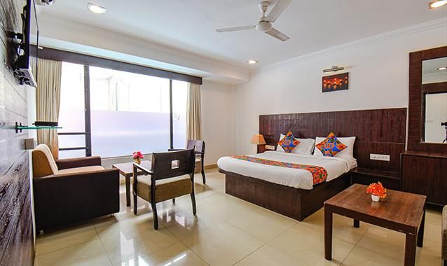 FabHotel Sri Sai Wada