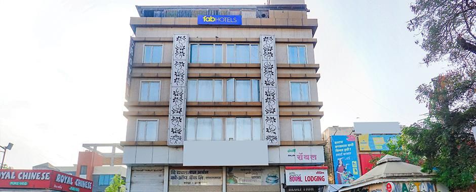 FabHotel Shades of Royal