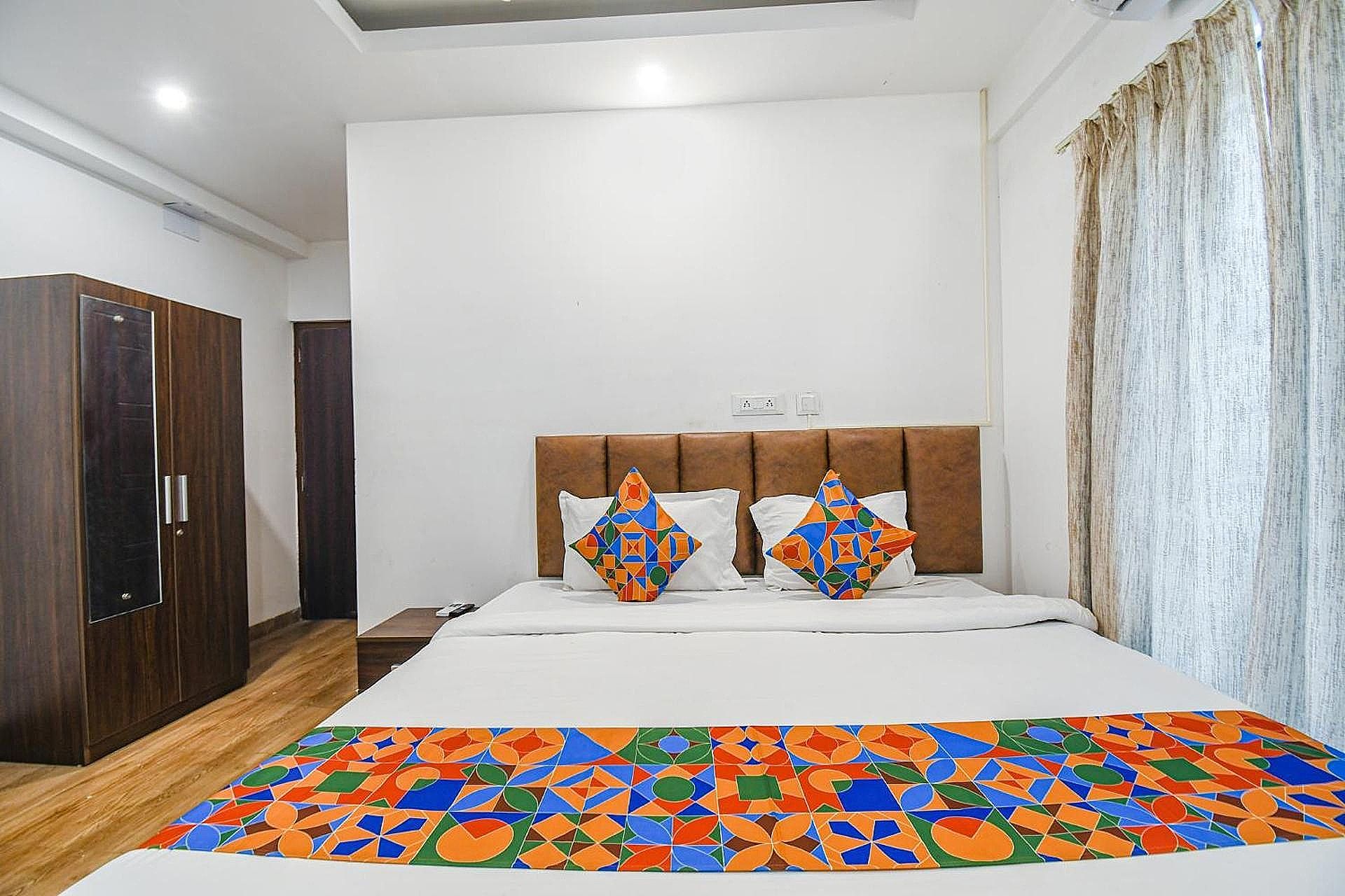 FabHotel Seven Wonders 55 Deluxe Room 5