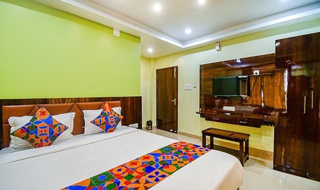 FabHotel Seven Wonders 55 Deluxe Room 3