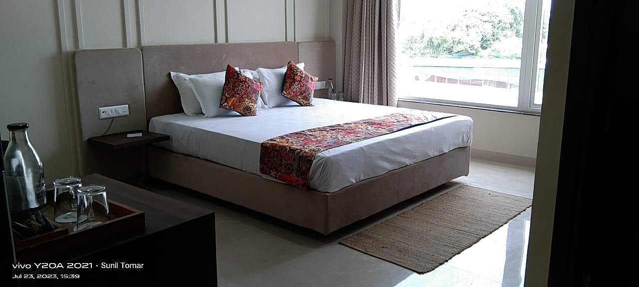 HHW Buddha Lineage Signature Room 2