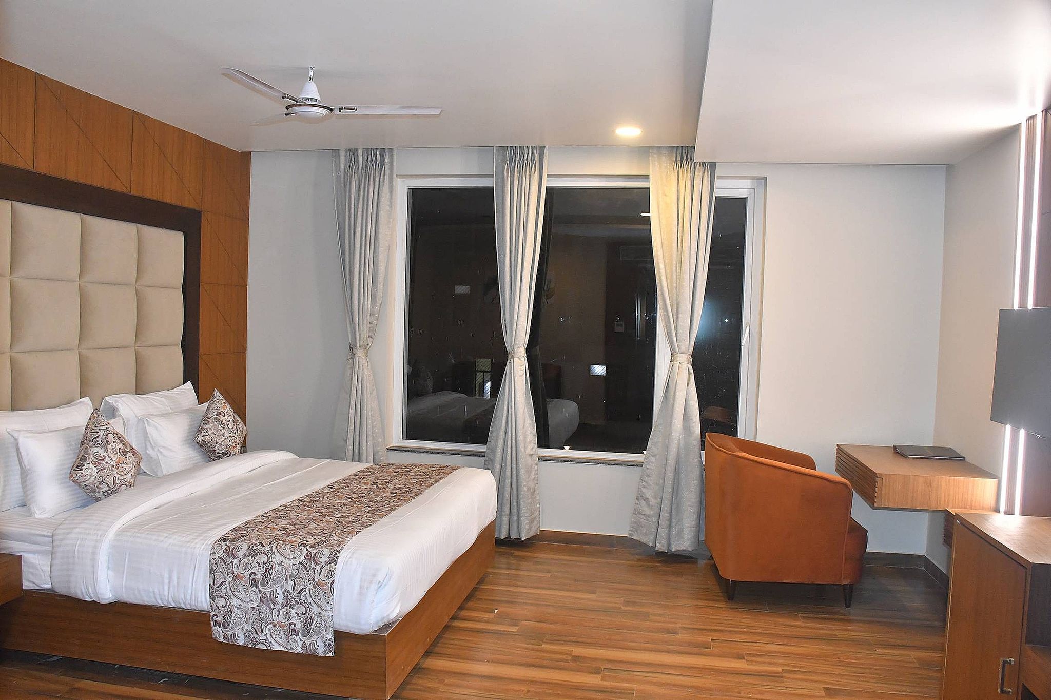 HHW Buddha Lineage Junior Suite Room 4