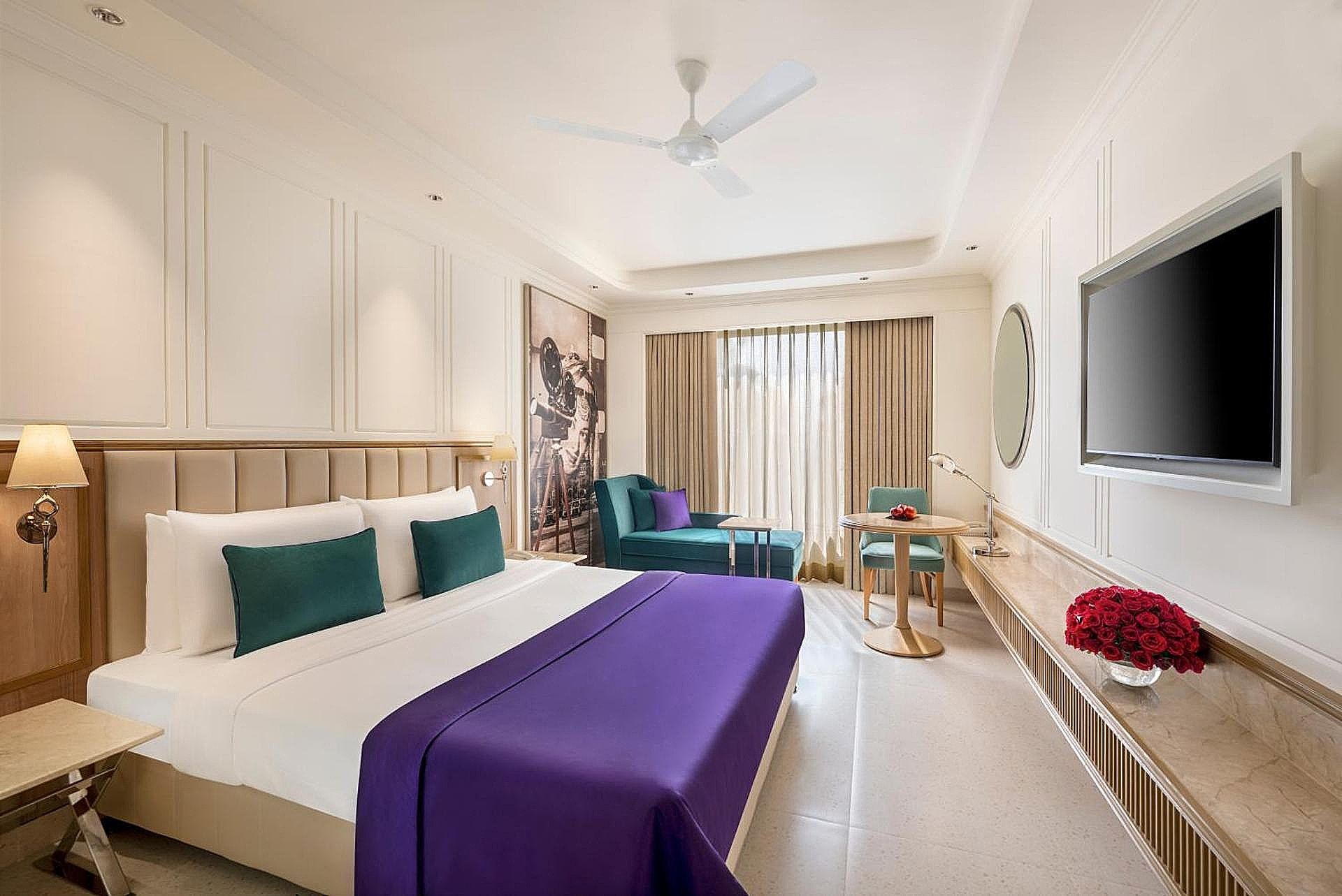 Deluxe Room with Twin Bed and Courtyard view