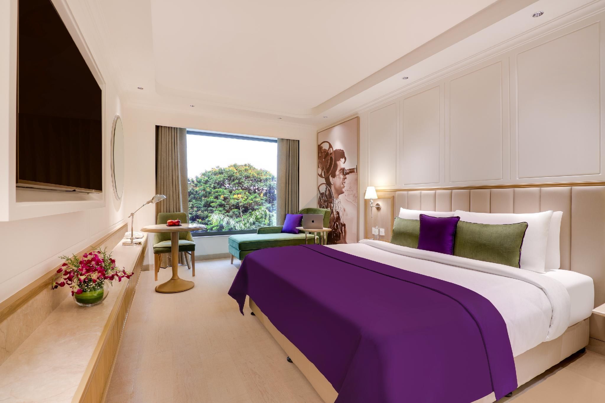 Premier King Room