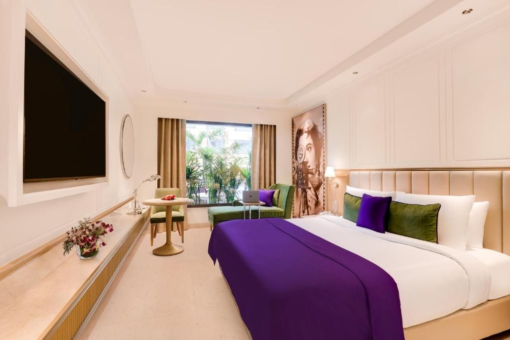 Executive Suite City view