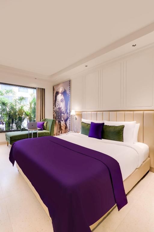 Executive Suite City view