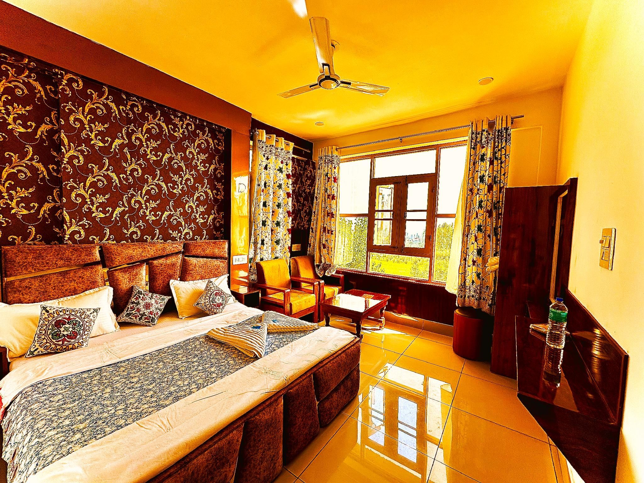 Gulmarg GS Residency Deluxe Room 10