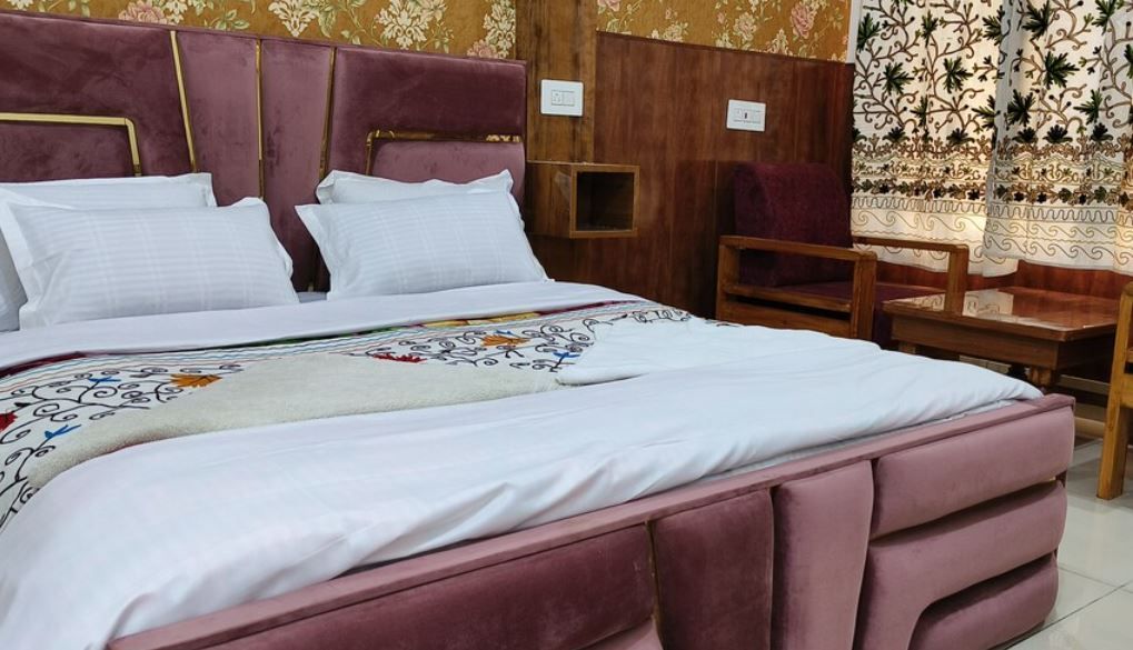 Gulmarg GS Residency Deluxe Room 3