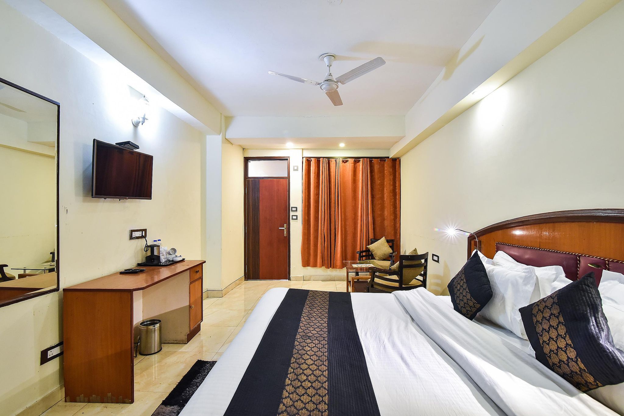 Family Room with Hot and Cold AC