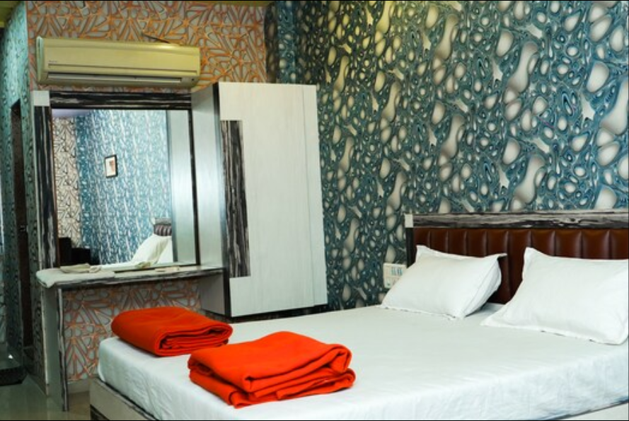 Hotel Triangle Deluxe AC Room 2