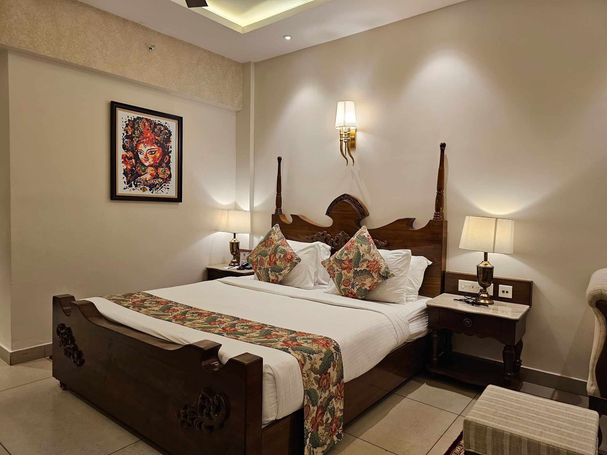 CREEK BOUTIQUE PREMIUM ROOM 7