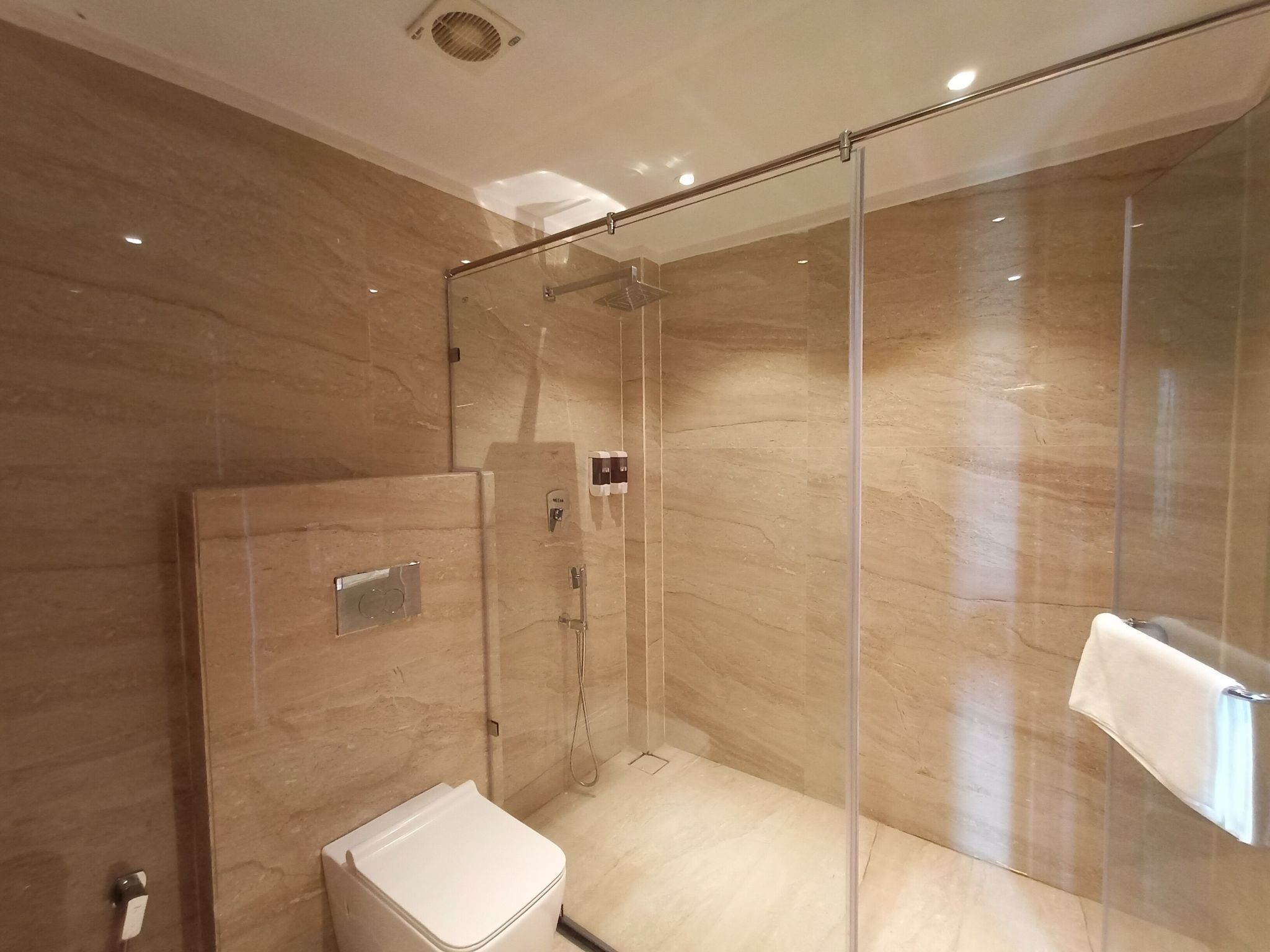 CREEK BOUTIQUE SUITE ROOM 7