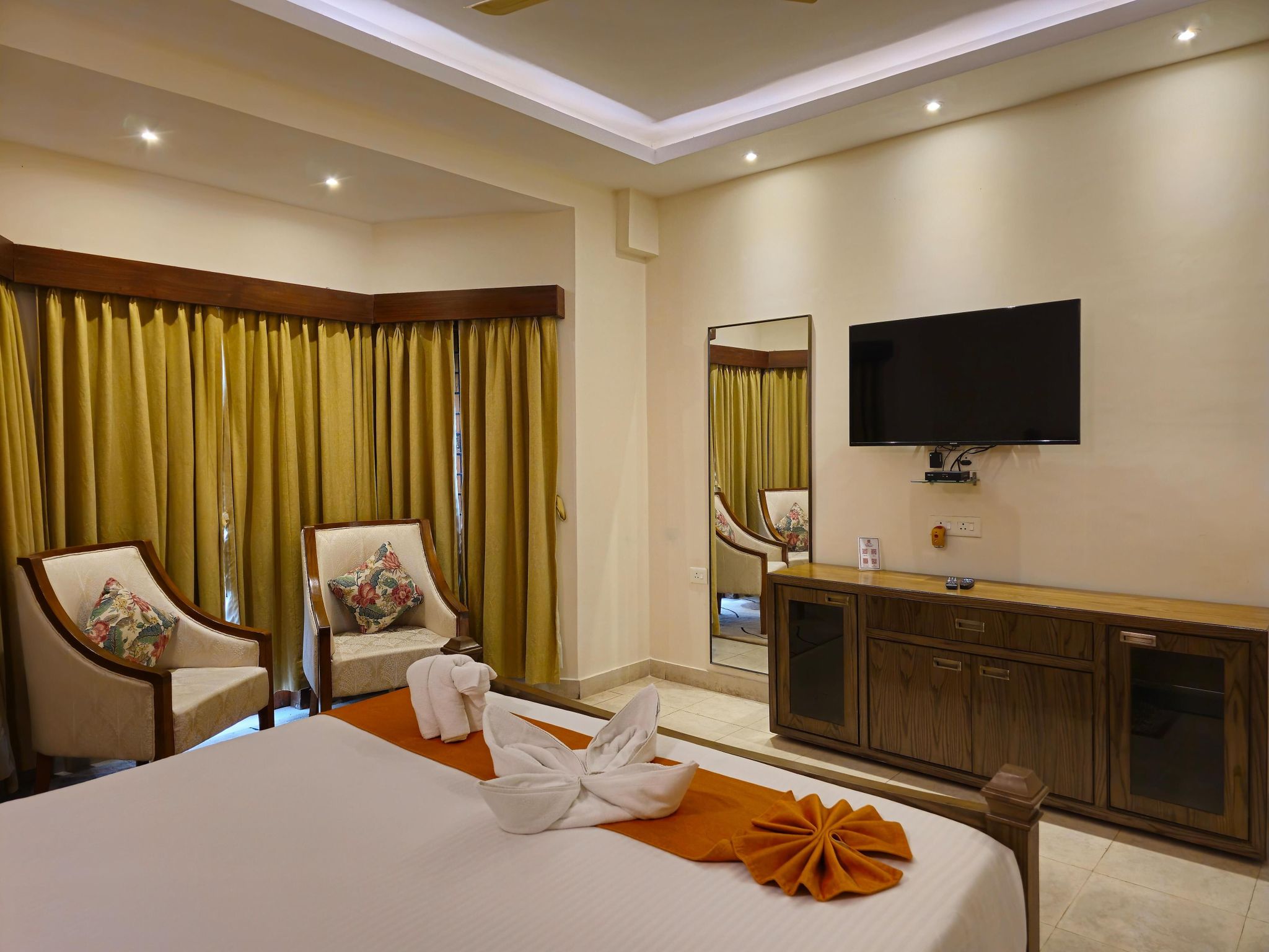 CREEK BOUTIQUE SUITE ROOM 2