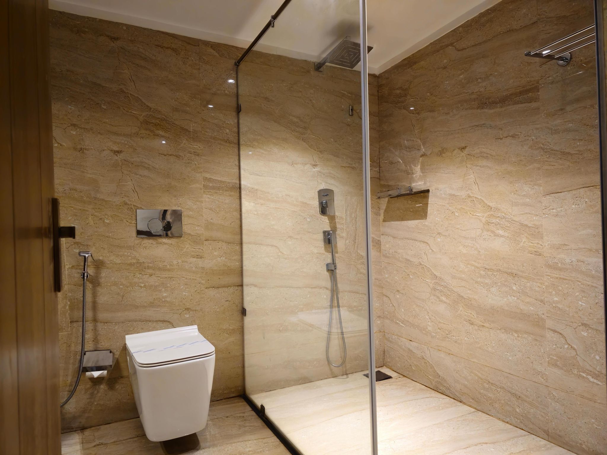 CREEK BOUTIQUE SUITE ROOM 6