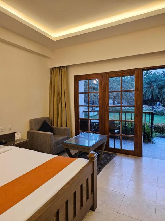 CREEK BOUTIQUE DELUXE ROOM 4