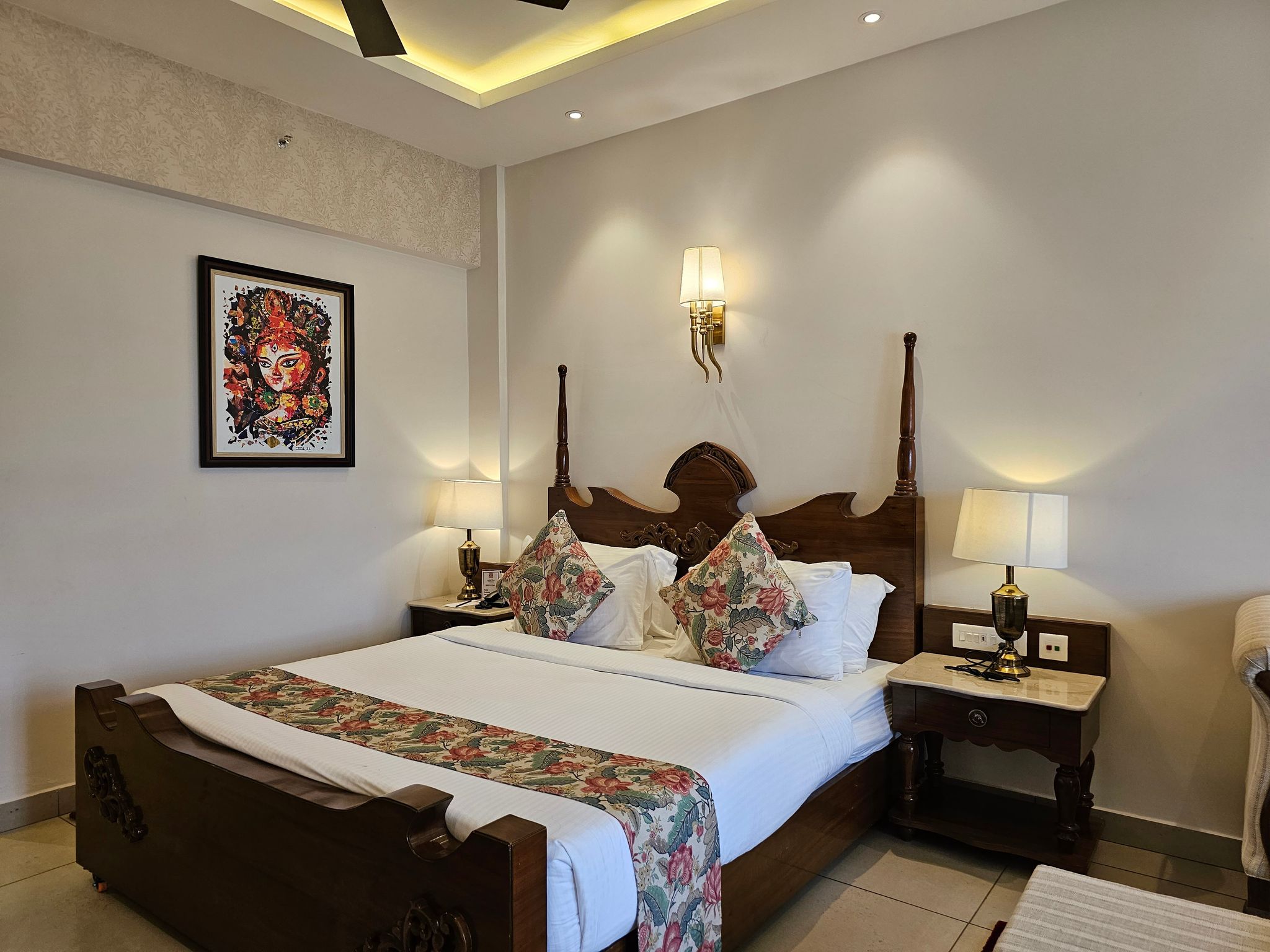 CREEK BOUTIQUE PREMIUM ROOM 6