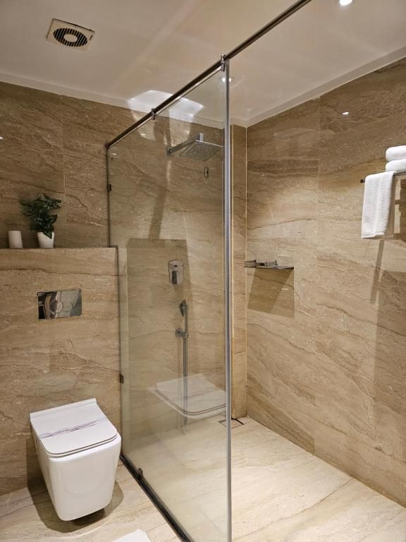 CREEK BOUTIQUE SUITE ROOM 5