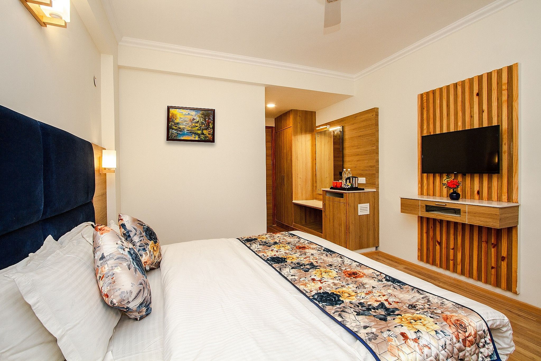 Anand Vardhan Resorts -A Spiritual & Wellness Retreat, Manali Deluxe Room 2