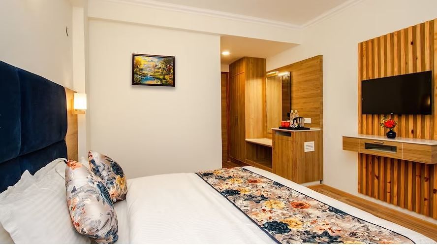 Anand Vardhan Resorts -A Spiritual & Wellness Retreat, Manali Deluxe Room 4