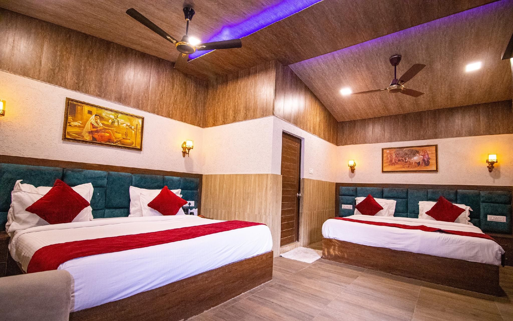Super Deluxe Family Room