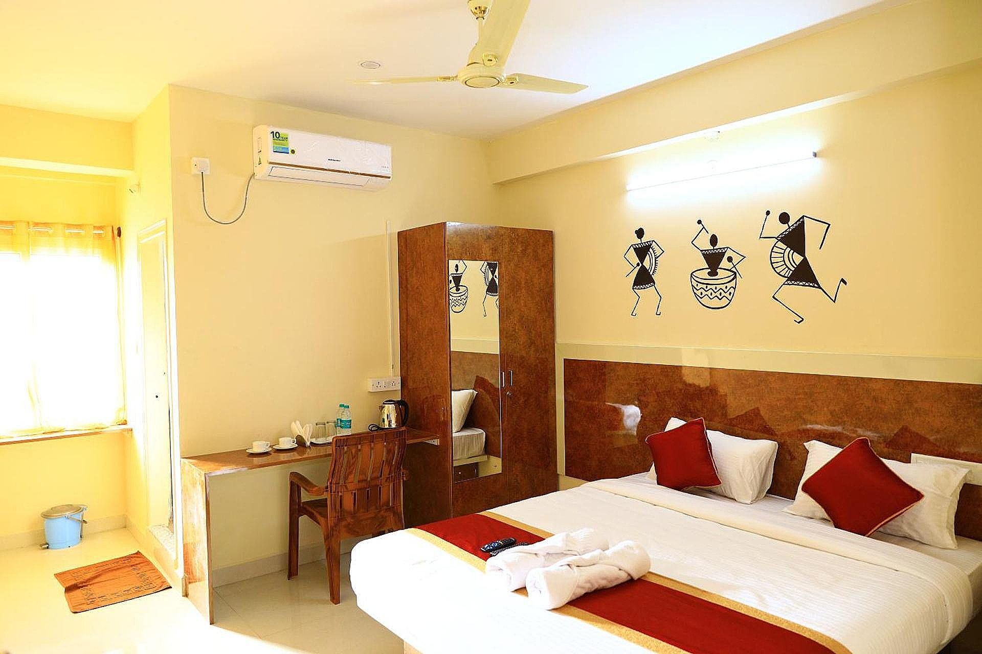 Sasthi Suites Deluxe Non AC 10