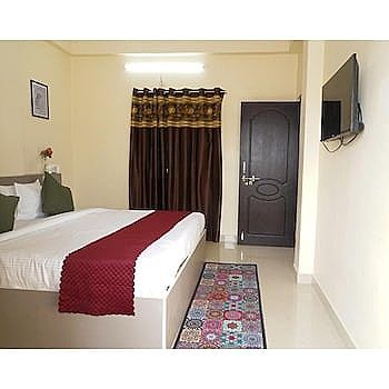 QUEENSIZE SUITE ROOM 1 BHK