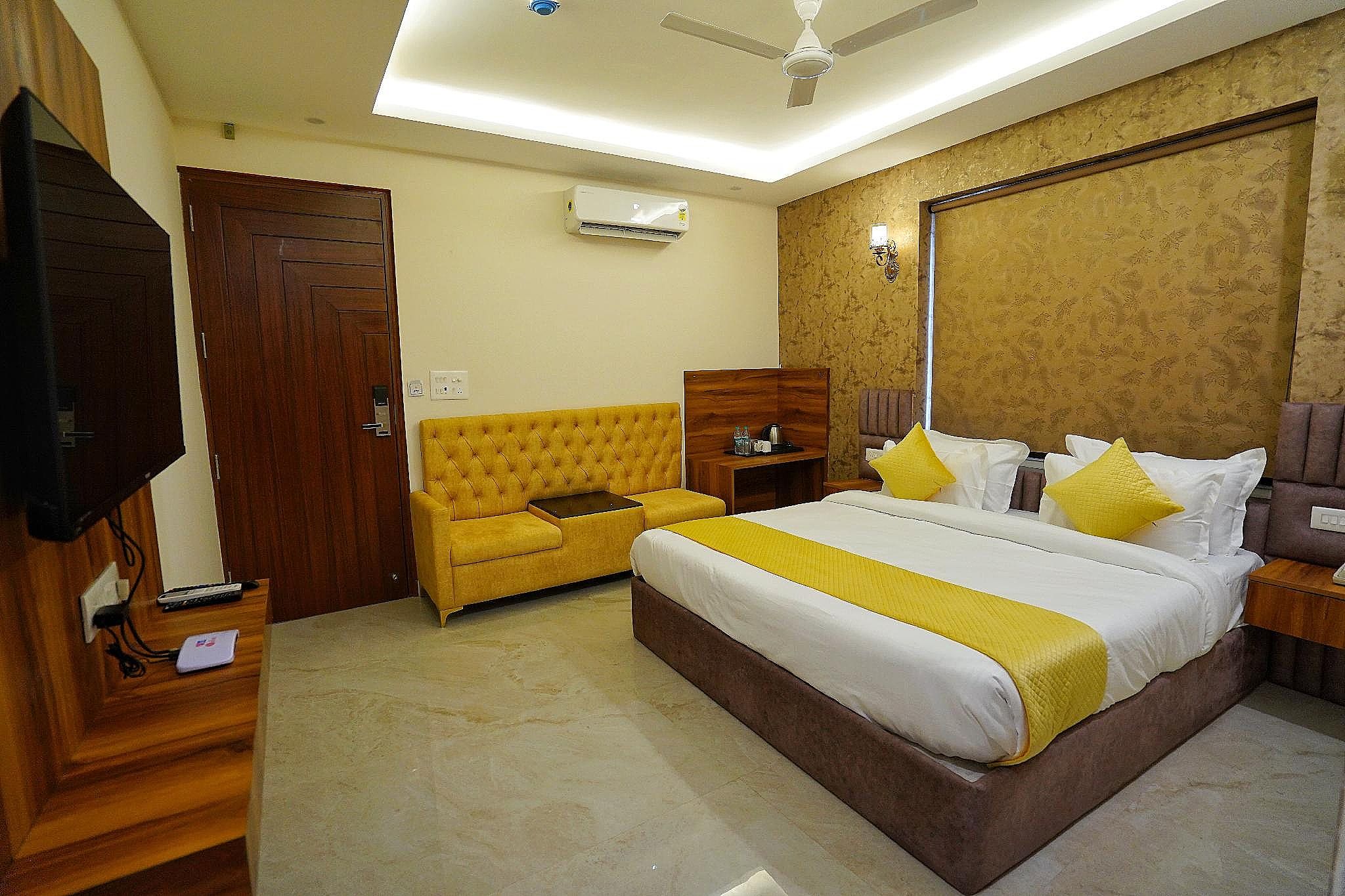 Hotel Golden Orchard Deluxe Room 2