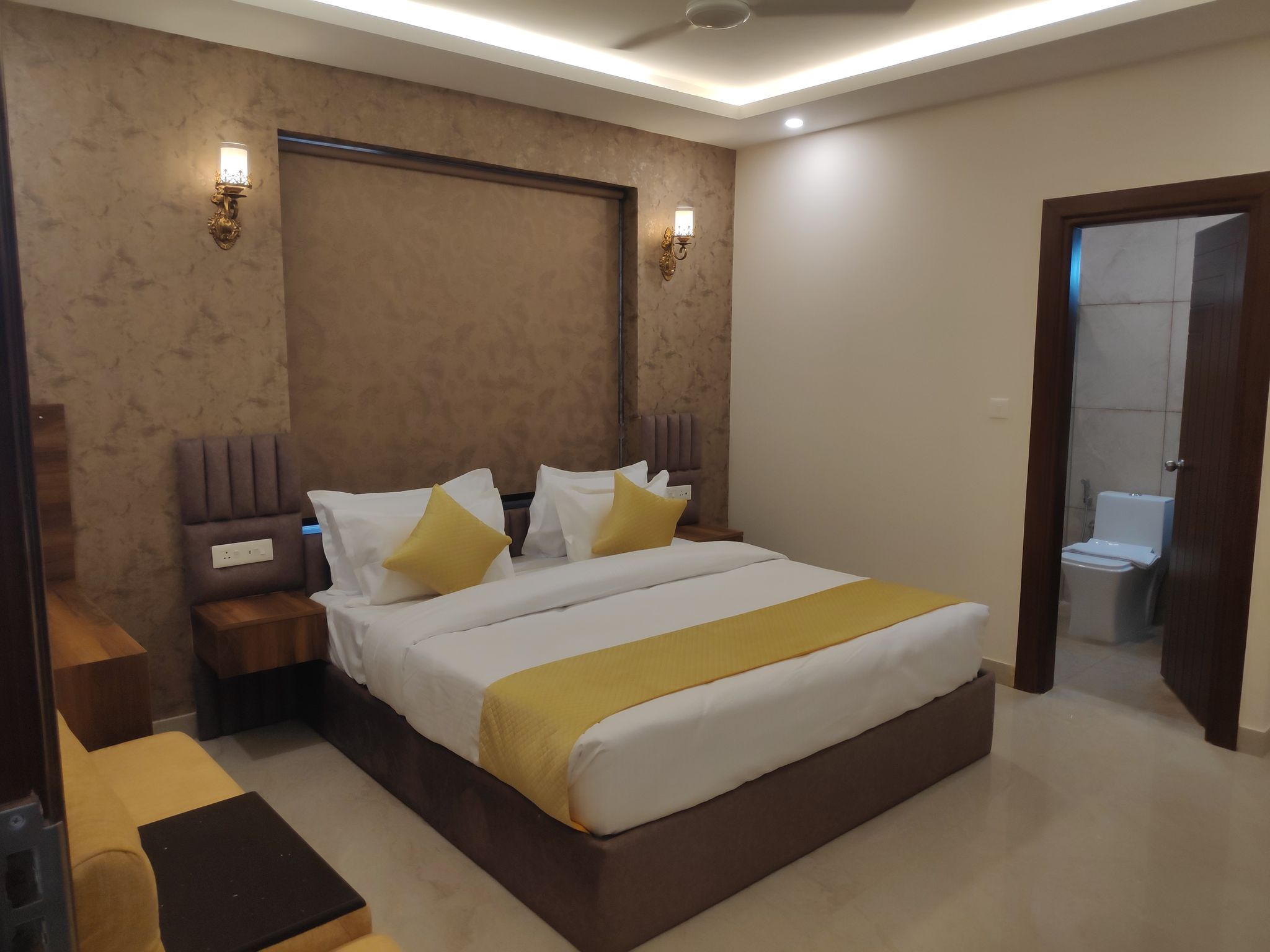 Hotel Golden Orchard Deluxe Room 5