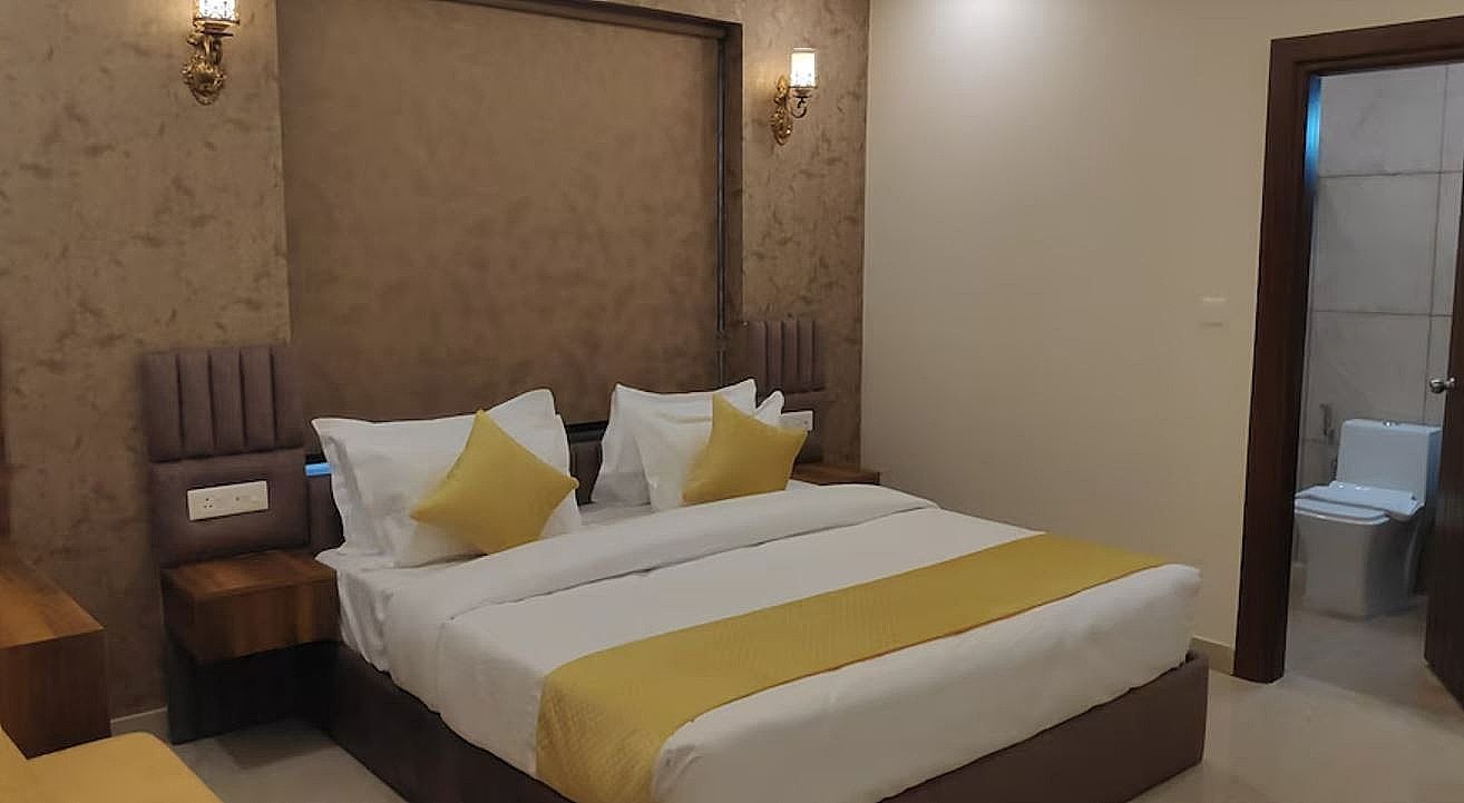 Hotel Golden Orchard Deluxe Room 3
