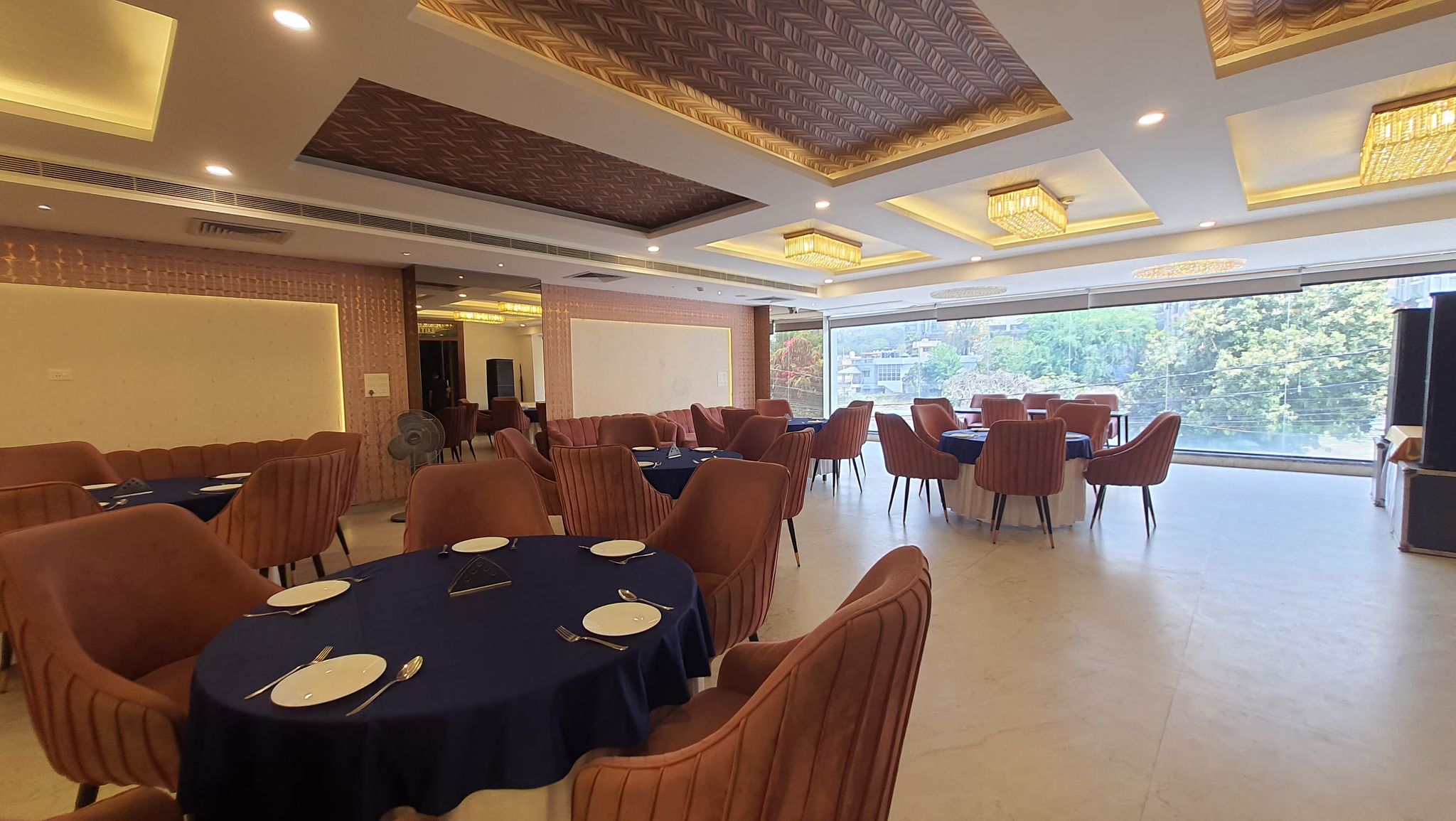 Food & Dining