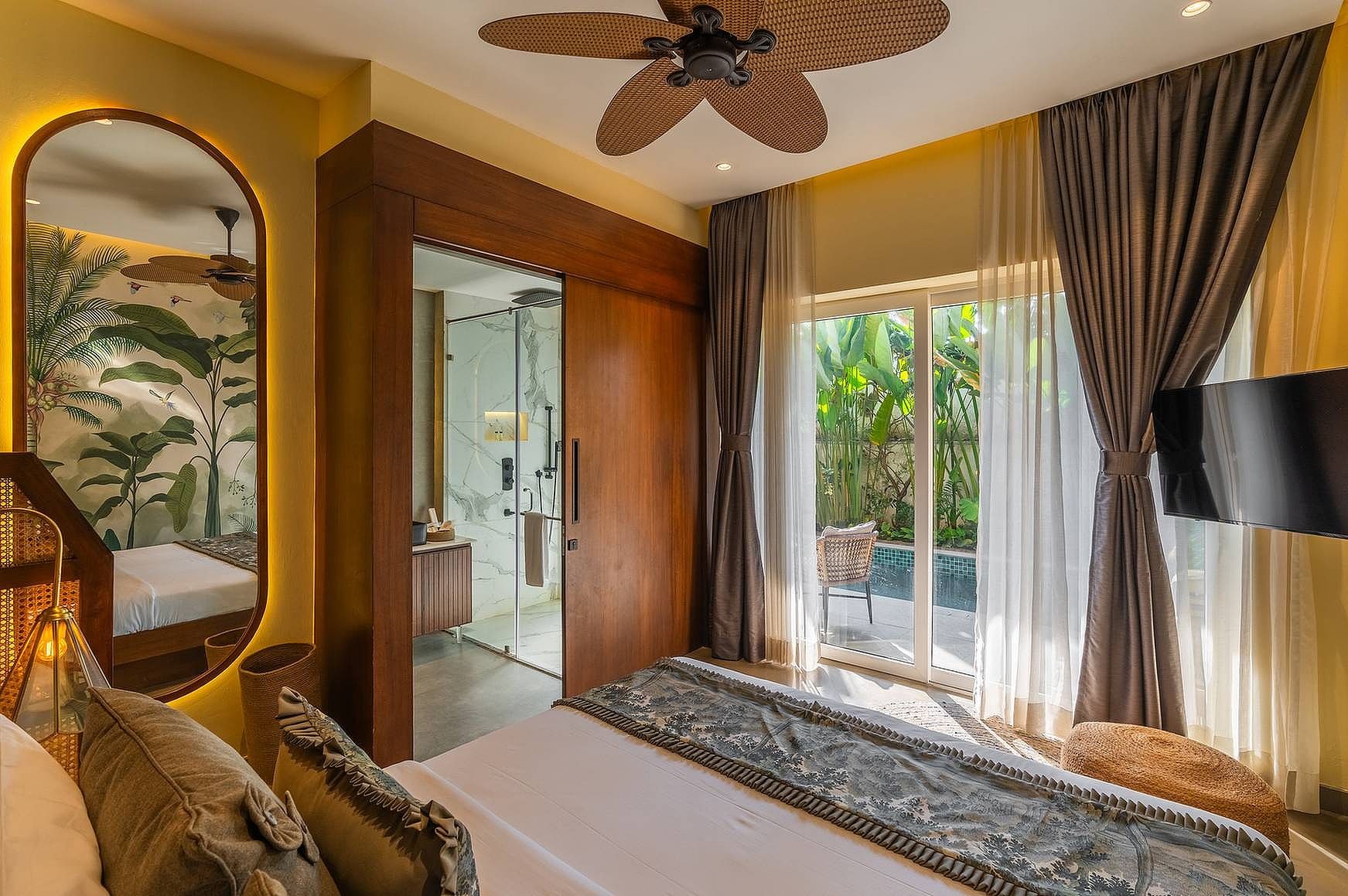 ROMEO LAGOON WITH PLUNGE POOL